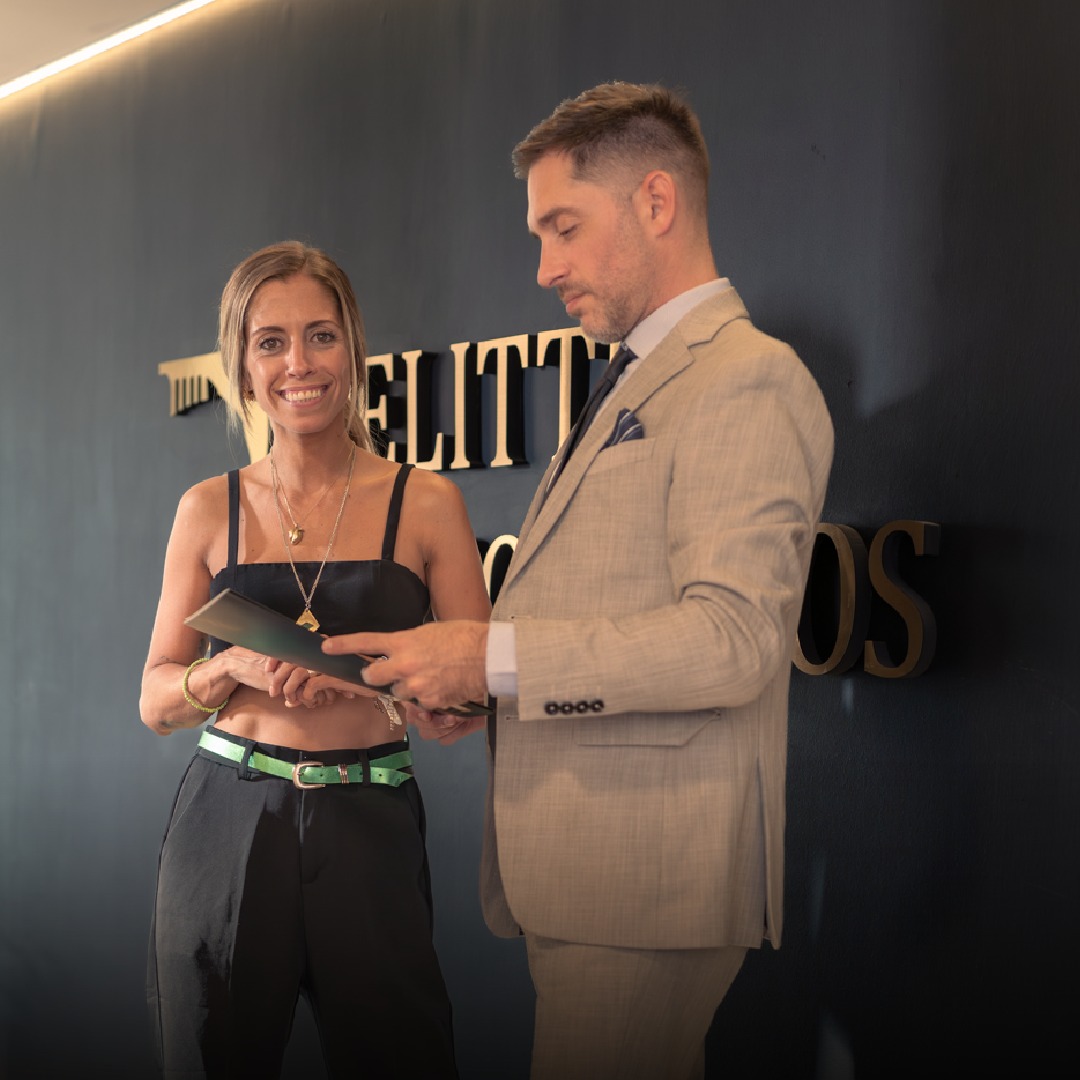 Lucía y Joaquín Pelitti en su oficina